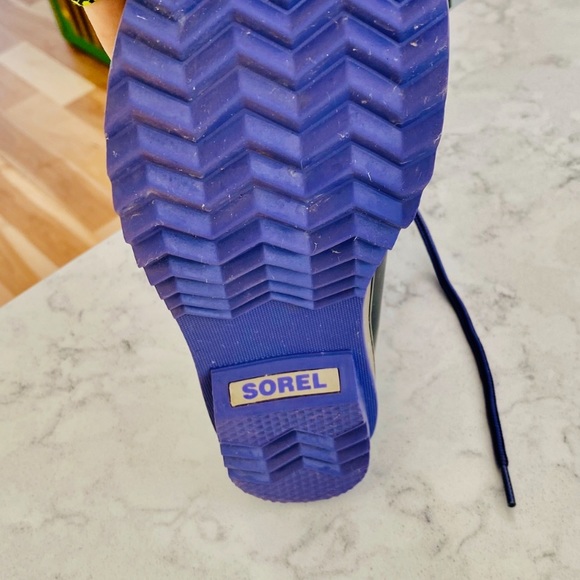 Sorel boots 6 - Picture 3 of 3